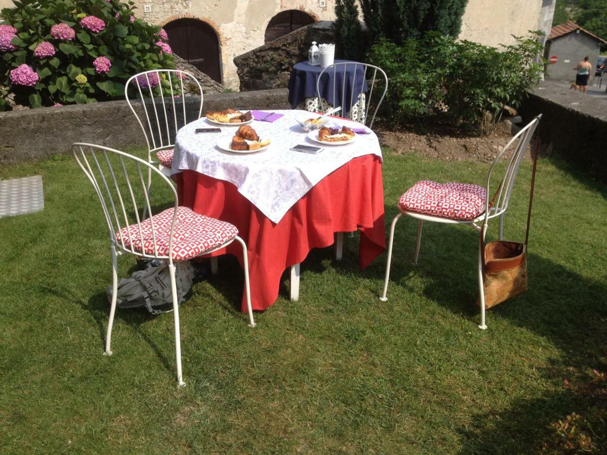 Bed and Breakfast La Tana Del Ghiro Porto Valtravaglia Exteriér fotografie