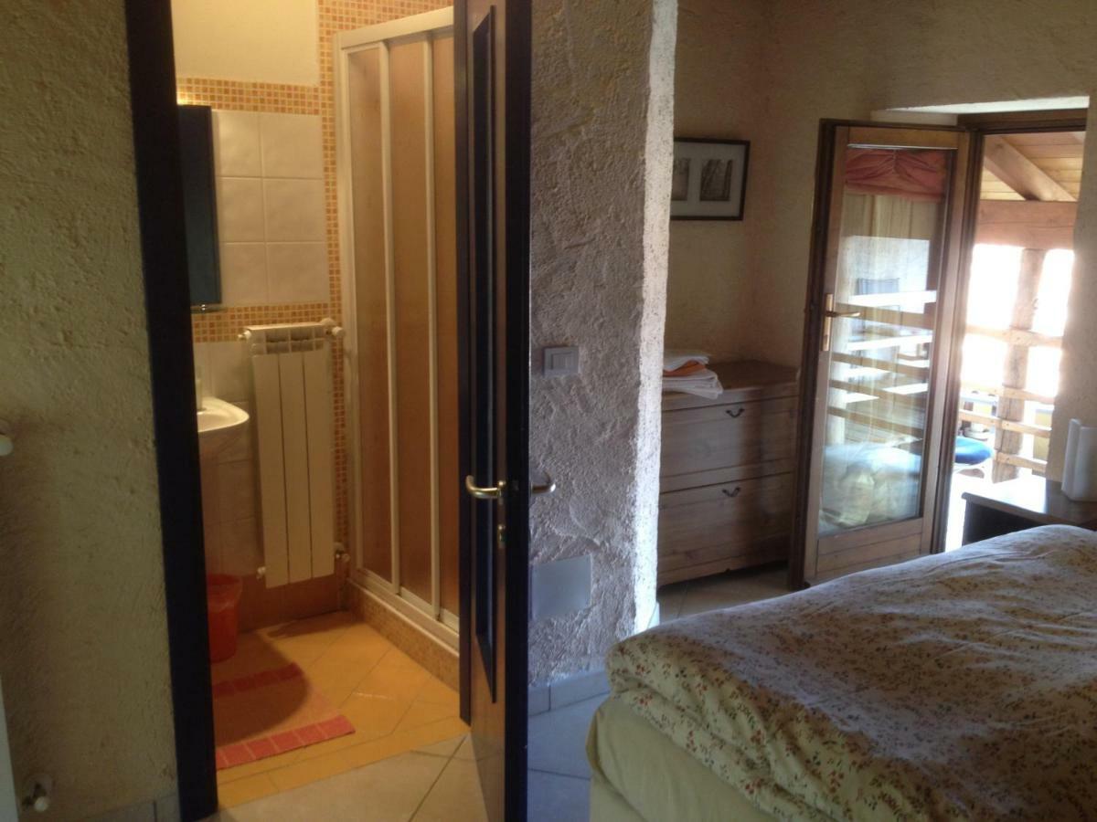 Bed and Breakfast La Tana Del Ghiro Porto Valtravaglia Exteriér fotografie