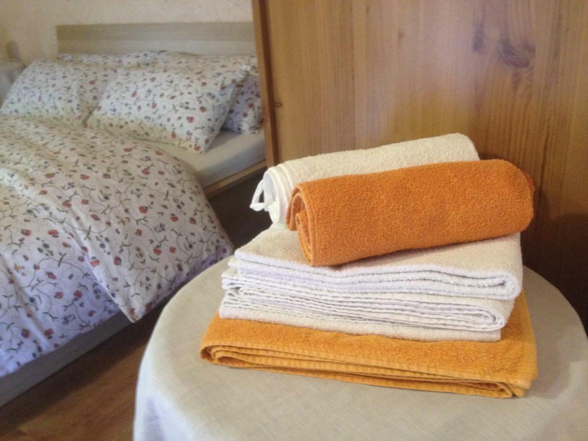 Bed and Breakfast La Tana Del Ghiro Porto Valtravaglia Exteriér fotografie